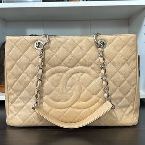 Chanel CC Quilted Shoulder Bag Caviar Beige Large Shopping Tote